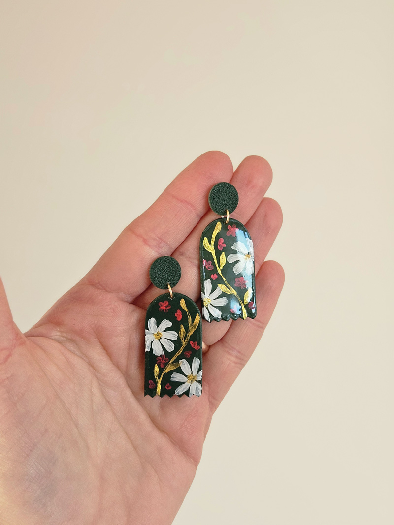 04-4-20251118_135834 kõrvarõngad käsitsi maalitud lilledega