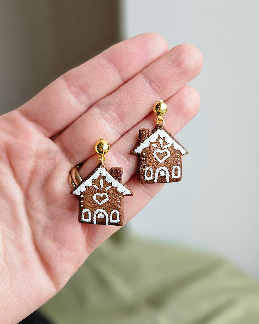 04_20251106_131050 piparkooke meenutavad majad kõrvarõngad