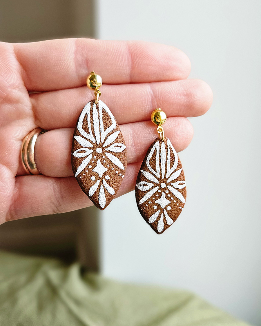 05_20251106_130941 Piparkooke meenutavad kuuseehted kõrvarõngad