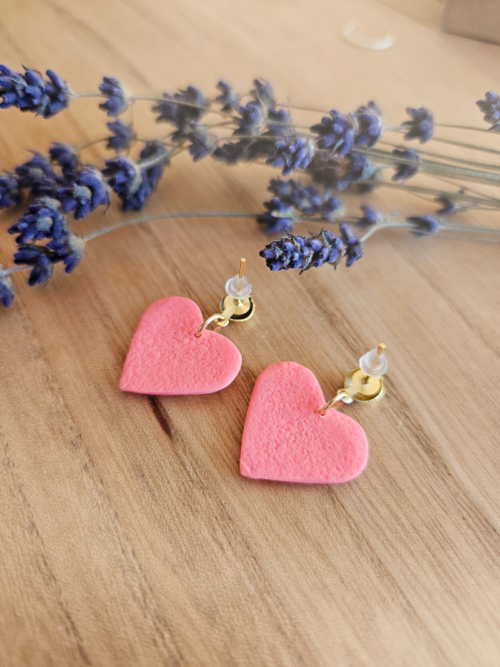 südamed käsitöö kõrvarõngad