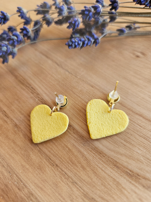 kollased südamed käsitöö kõrvarõngad