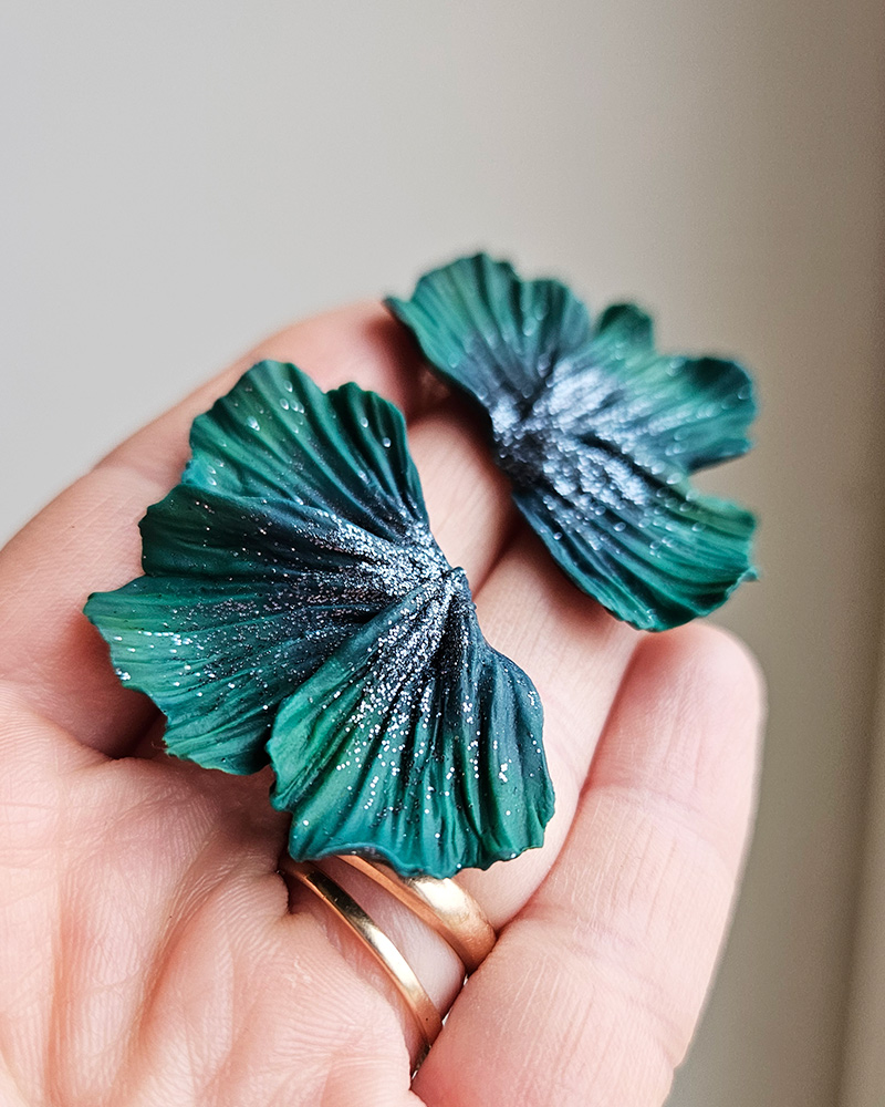 02-20251210_124325 s'tendavad statement kõrvarõngad