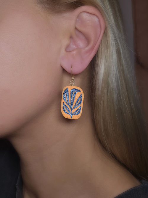 käsitsi maalitud kõrvarõngad