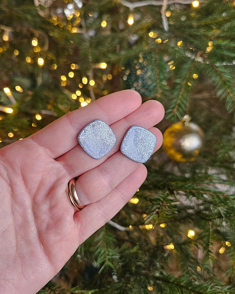 säravad pidulikud kõrvarõngad