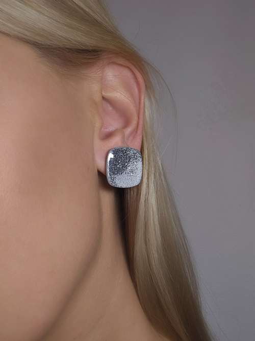 säravad pidulikud kõrvarõngad