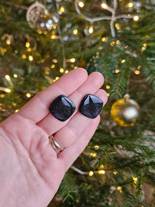 säravad pidulikud kõrvarõngad