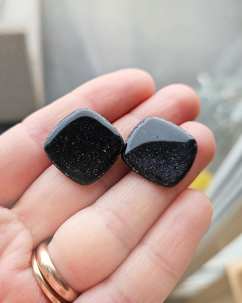 säravad pidulikud kõrvarõngad