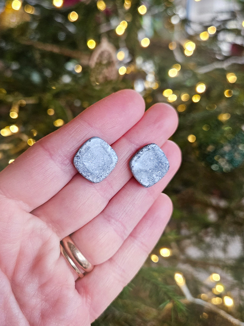 sätendavad pidulikud kõrvarõngad