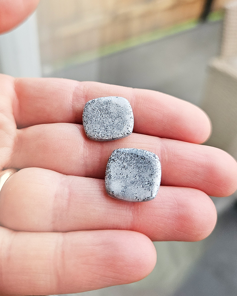 sätendavad pidulikud kõrvarõngad