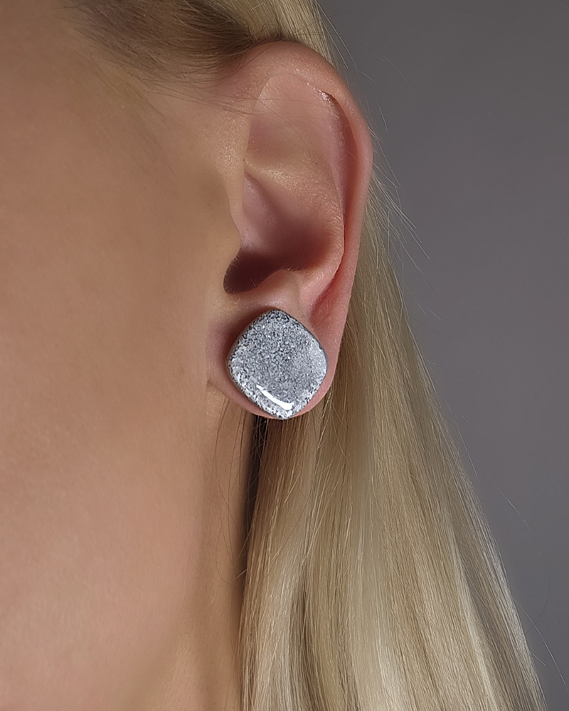 sätendavad pidulikud kõrvarõngad