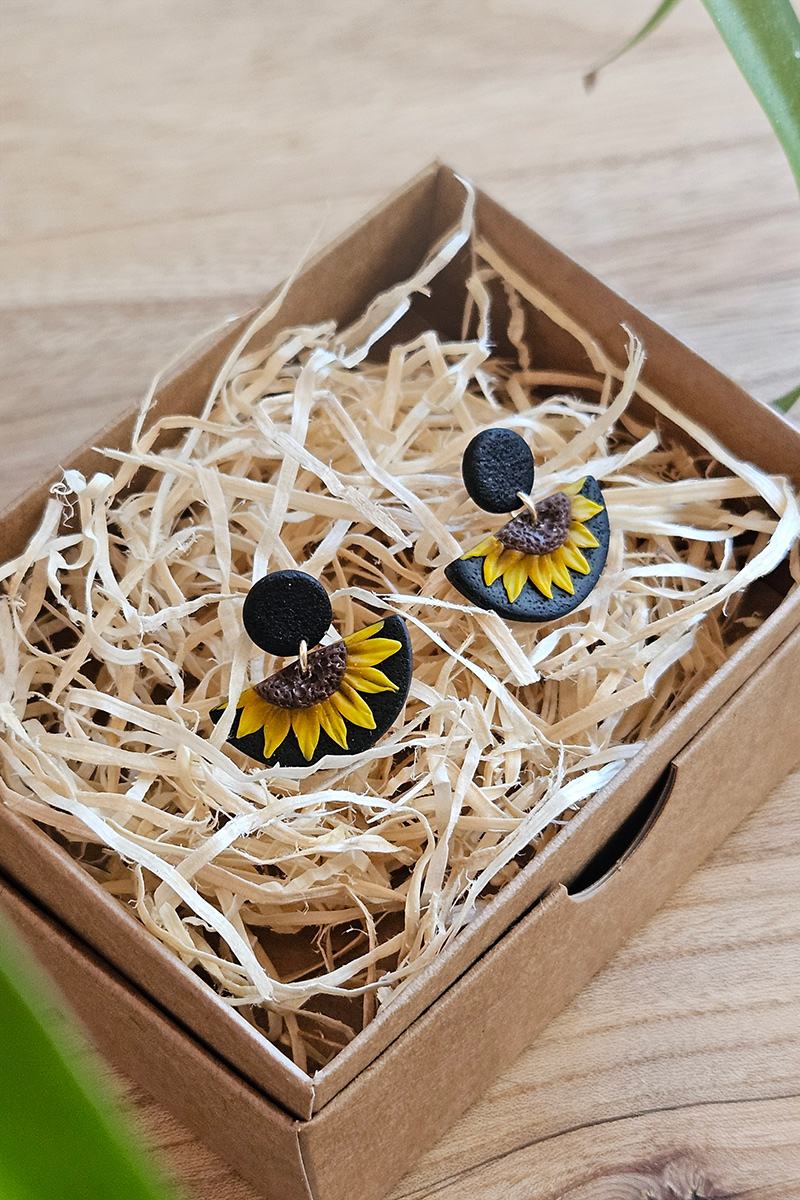 päevalillega käsitöö kõrvarõngad