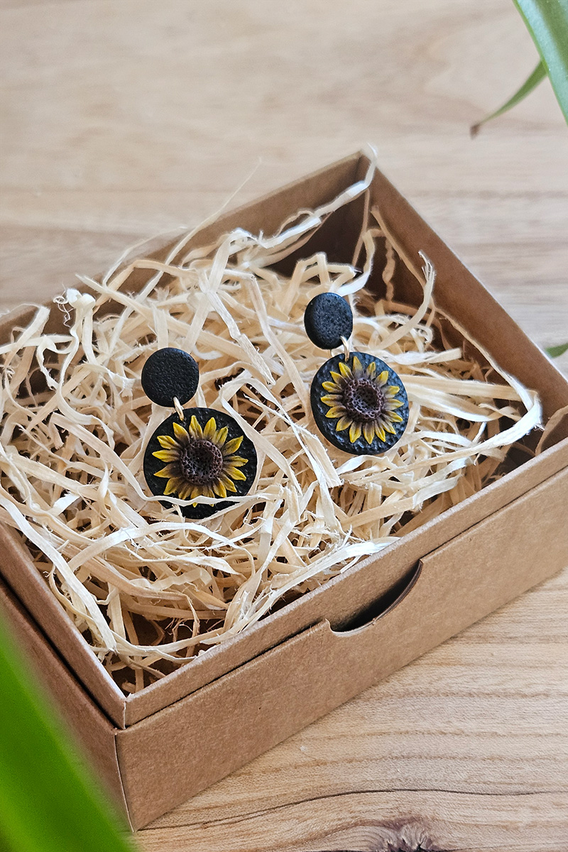 päevalillega käsitöö kõrvarõngad