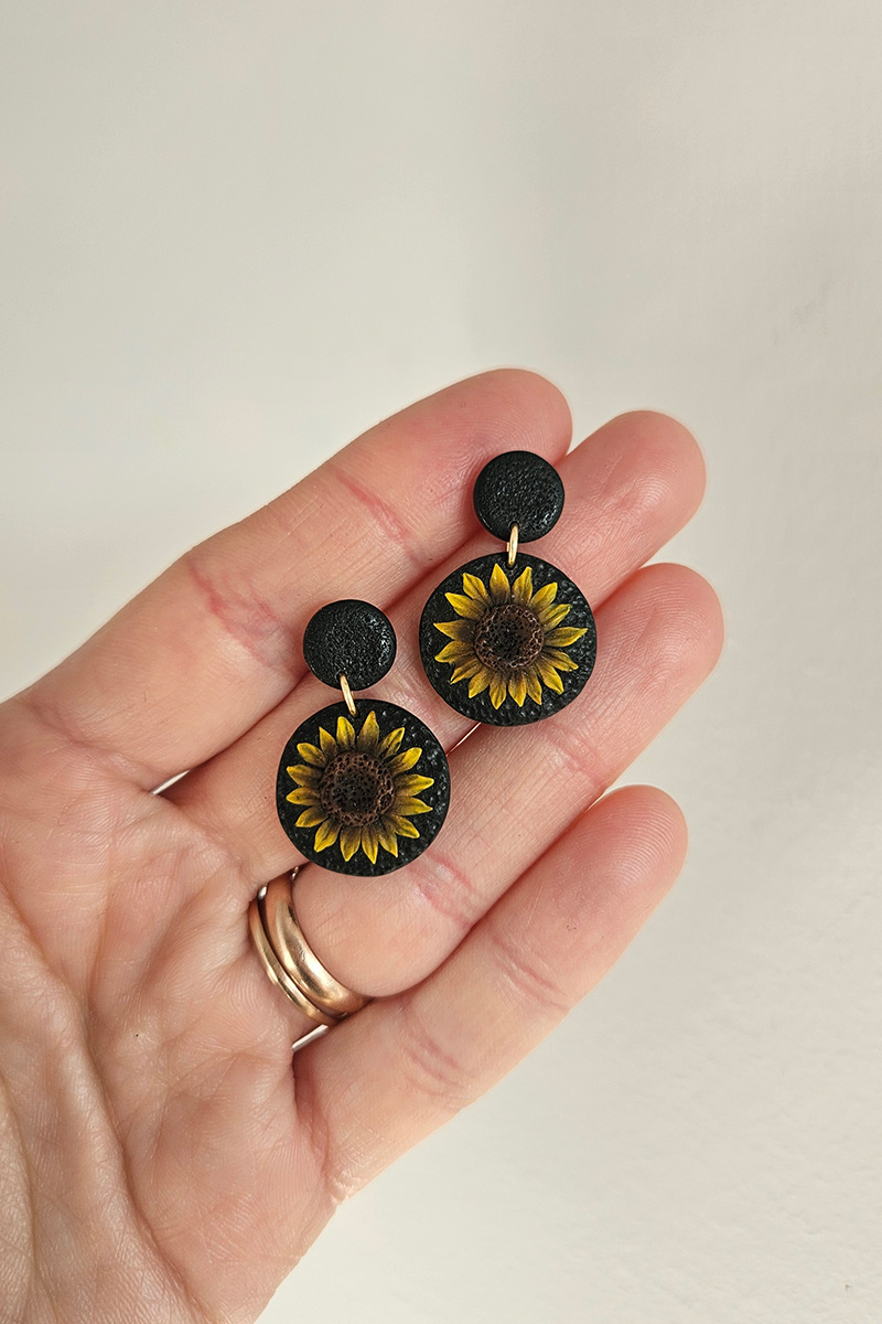 päevalillega käsitöö kõrvarõngad