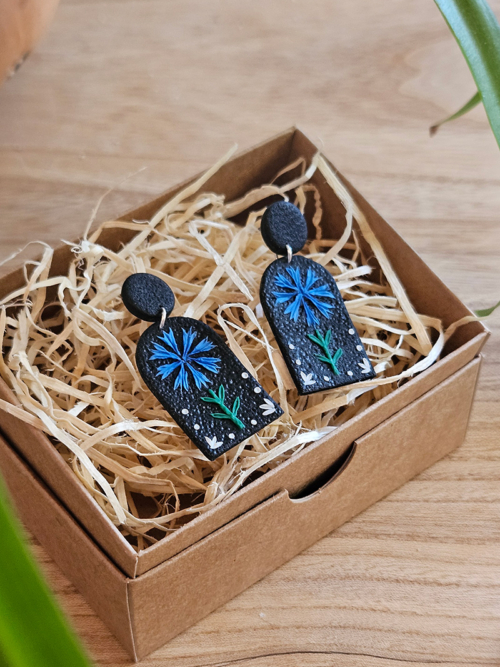 rukkilillega disain kõrvarõngad