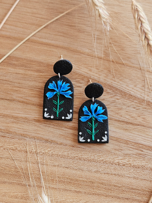 rukkililledega kõrvarõngad