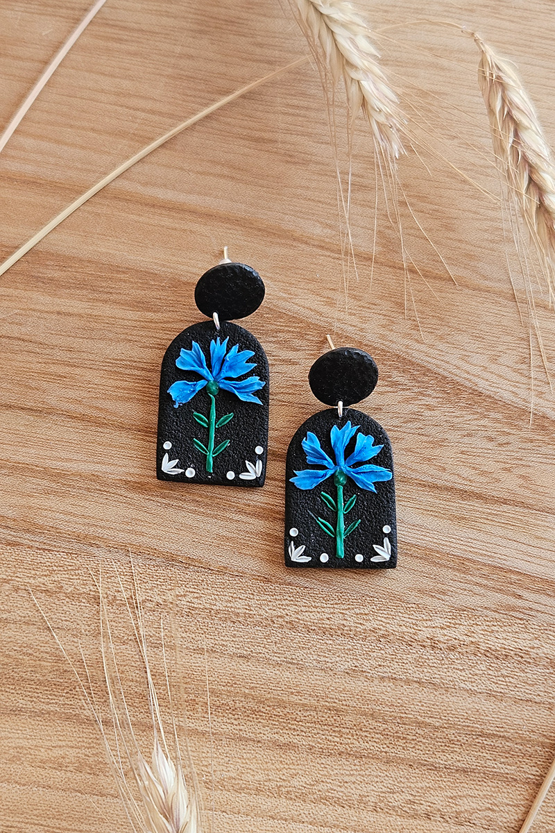 rukkililledega kõrvarõngad