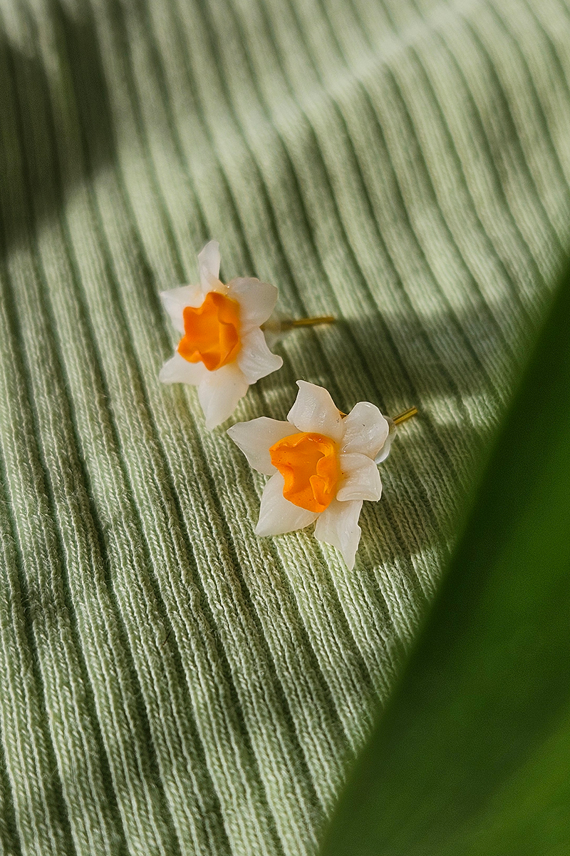 nartsissiga eesti disain kõrvarõngad