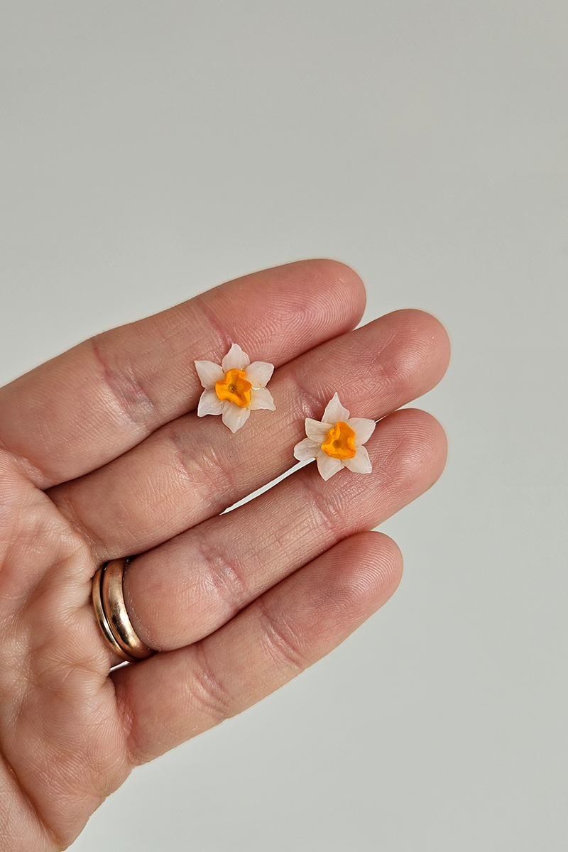 nartsissiga eesti disain kõrvarõngad