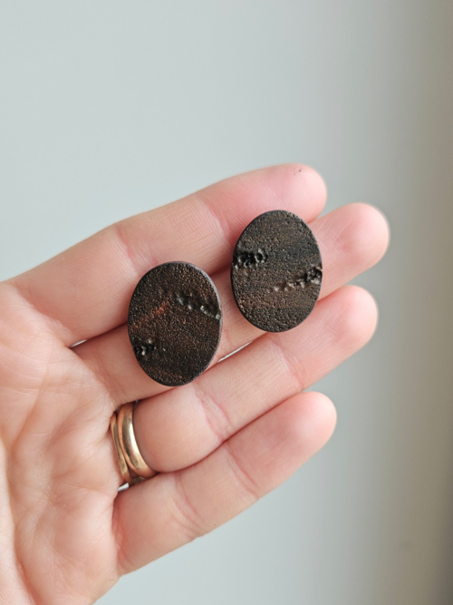 eesti disain käsitöö kõrvarõngad pruunid pronksid